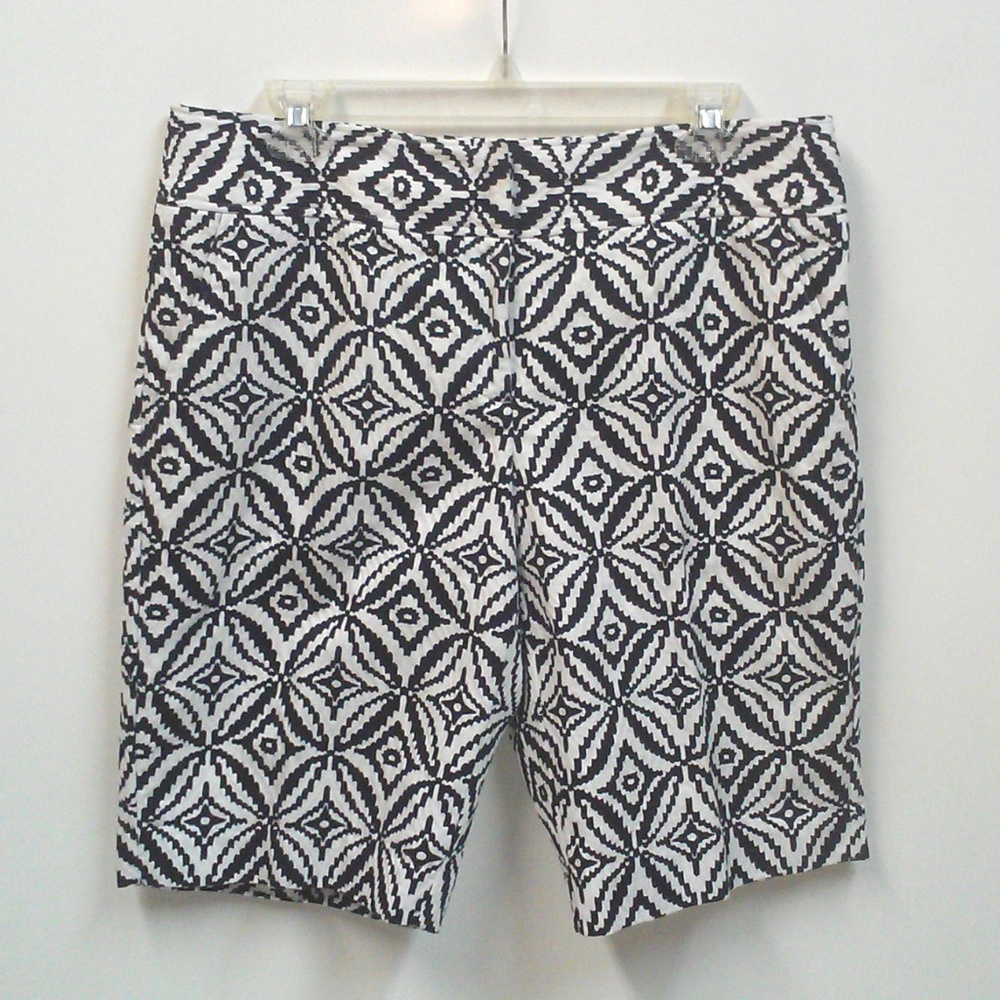 Dana Buchman Mod Black White Walking Shorts